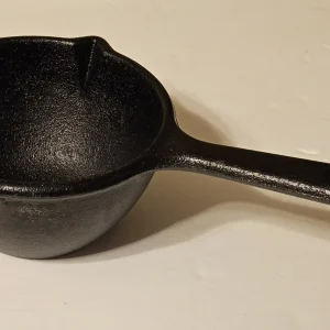 Cast Iron Lodge Cast Melting Pot 2 Drip Free Spouts & Handle Pre-Seasoned 2 Cups