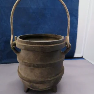 CAST IRON (?) MELTING POT WITH HANDLE 6